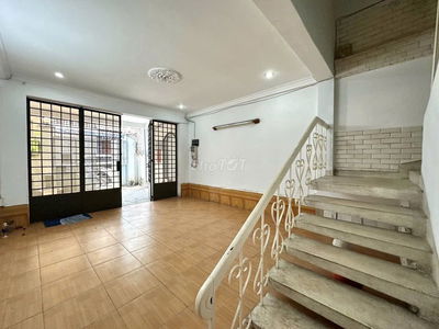 CỰC HIẾM ! KHU VIP PHAN XÍCH LONG, 33M2, 2 TẦNG, HẺM XE HƠI, 5.7 TỶ