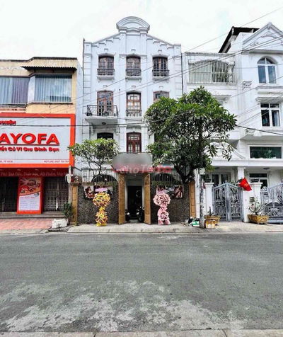 BIỆT THỰ CHO THUÊ Ở QUẬN 10 HẺM XE TĂNG