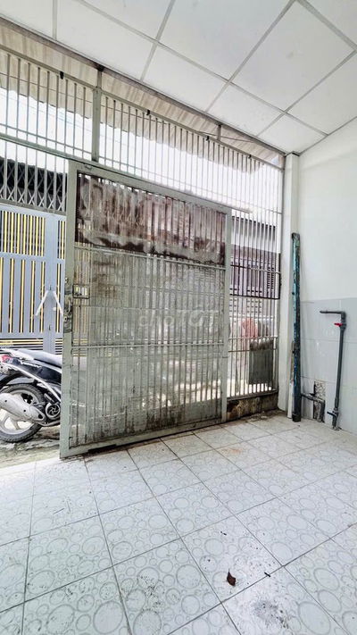 Nhà trung chánh chỉ nhỉnh 2 tỷ SHR, kẹt tiền bán gấp dt 40m2 full thổ.