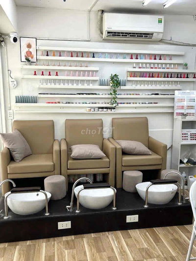 Sang tiệm nail.  gội đầu,. giá thuê 7tr., dt 24m2, quận 10, tphcm