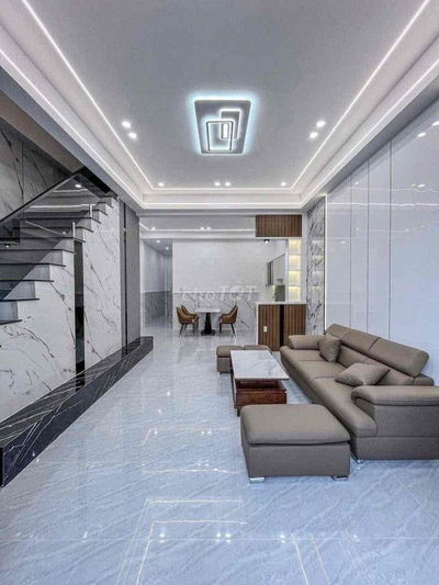 Gia đình cần bán nhà ngay Đối diện chợ Tân Bình, ngay ngã tư Tân Triều