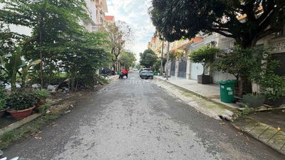 NHÀ ĐƯỜNG SỐ 8 – HIM LAM, BÌNH CHÁNH
📍 Vị trí đẹp ngay hồ sen –