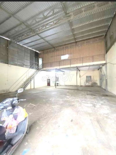 Mb/Kho Xưởng 250m2 -- Có Văn Phòng --- VLA