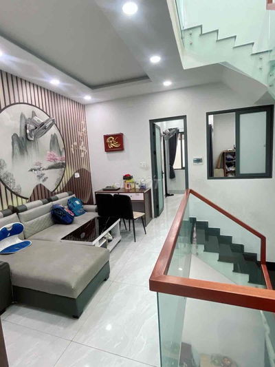 NHÀ 3 LẦU,  (5x18.5), PHÒNG NGỦ TRỆT, HOÀN CÔNG, HẺM 6M, CHỈ 3 ĐỒNG