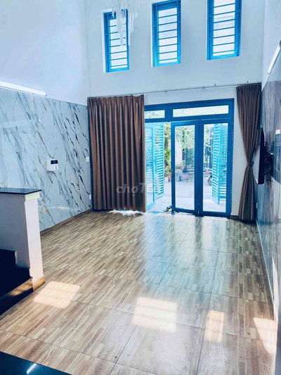 Nhà 2 lầu 3 phòng ngủ 3wc hẻm xe hơi đường Gò Cát, P.Phú Hữu