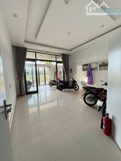 TOÀ CĂN HỘ 5 TẦNG - PHẠM KHIÊM ÍCH - VEN BIỂN SƠN THUỶ - NGAY BÃI TẮM TÂN TRÀ. NHỈNH 11 TỶ