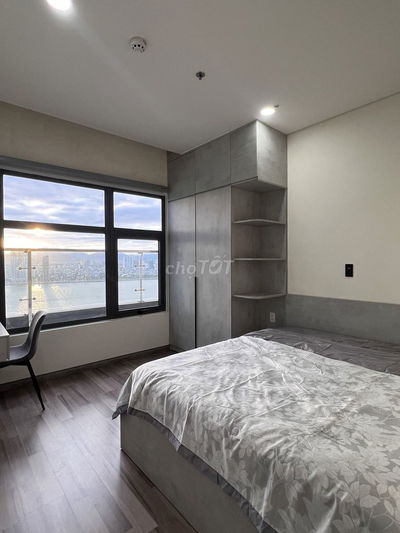 Cho thuê căn hộ 2PN CC Monarchy, view sông Hàn, Full nội thất