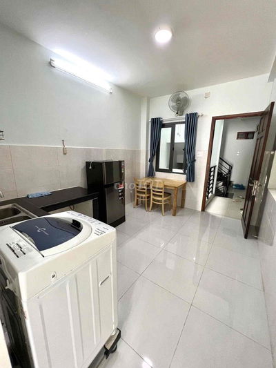 cho thuê căn 1 phòng ngủ có ban công tách bếp, ngay nhà ga T3