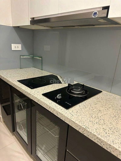 CHO THUÊ C/C TÂN HƯƠNG TOWER 2PN 2WC , NỘI THẤT ĐẦY ĐỦ Ở LIỀN