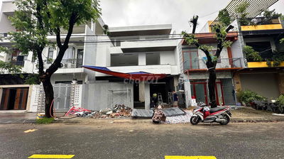 Bán biệt thự 3 tầng đường Quách Thị Trang - Full nội thất - Giá: 19tỷ