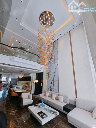 Phạm Tuấn Tài - lô góc 3 thoáng - trước nhà 3 ô tô tránh mặt tiền 5m nở hậu 50m 14 tỷ