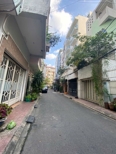 Hẻm xe hơi đường Đồng Đen- 4.5x20m - trệt 2 lầu sân thượng -13.5 tỷ TL