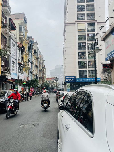 Cho thuê nhà mặt ngõ 168 phố Trung Kính, Dt 50m2 x 4 tầng, mặt tiền 4m