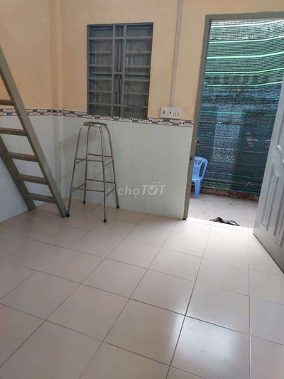 Phòng cho thuê có gác tự do giờ giấc . 824 Huỳnh Tấn Phát