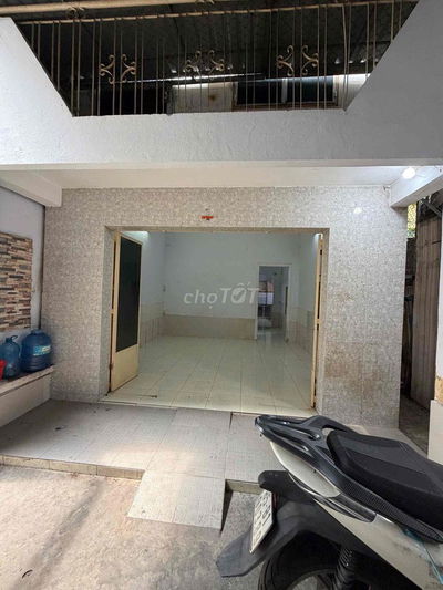 BÁN ĐẤT TẶNG NHÀ- NGANG 4,7 x 14 - GIÁP Q6