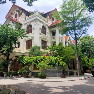 Chính chủ cần bán gấp Biệt Thự 300m2 - 2 mặt thoáng - C37 Bộ Công An- Khu Đô Thị Bắc Hà giá 79 tỷ