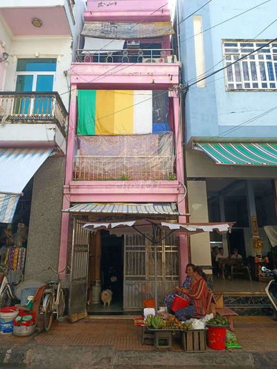 Nhà Mặt Tiền Trung Tâm Chợ