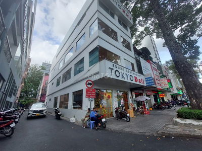 Cho thuê góc 2MT 100 Lê Thánh Tôn, Phường Bến Nghé, Quận 1.
