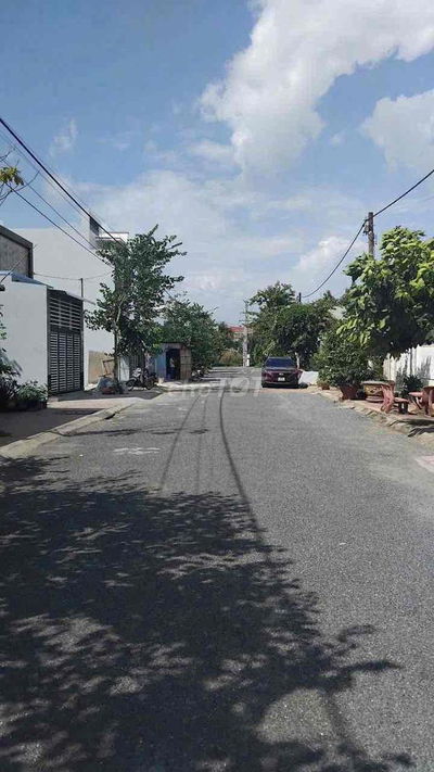 Nhà 1 trệt 1 lầu xây mới tặng nội thất trung tâm thành phố VL