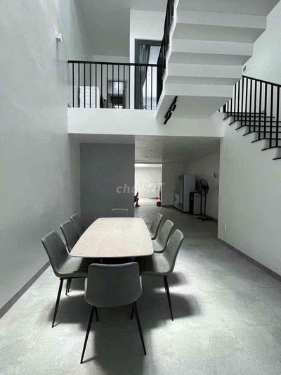 CHO THUÊ NHÀ: TRỆT 1 LỬNG 1 LẦU VÀ SÂN THƯỢNG -  KDC 586