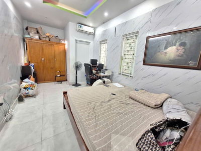 Bán Gấp Nhà 3 Tầng Linh Tây Thủ Đức Chỉ 4,8Tỷ Hẻm Sạch Gần Kha Văn Cân