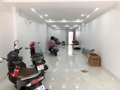 mặt tiền đoàn hồng phước 4x23m  giá 10tr có lề để xe