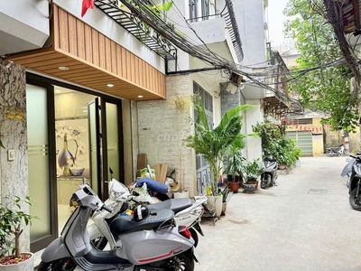 Bán nhà Hoàng Hoa Thám, ngõ thông 3m, cách phố 50m, DT45m2 x 5 tầng