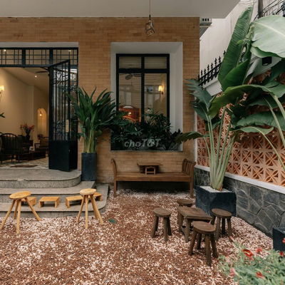 CHO THUÊ BIỆT THỰ SÂN VƯỜN NGUYỄN BỈNH KHIÊM Q1, DT 7x20M, TRỆT 2 LẦU