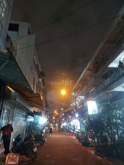 Không người quản lý cần sang quán Bia Sệt khu ăn uống sầm uất