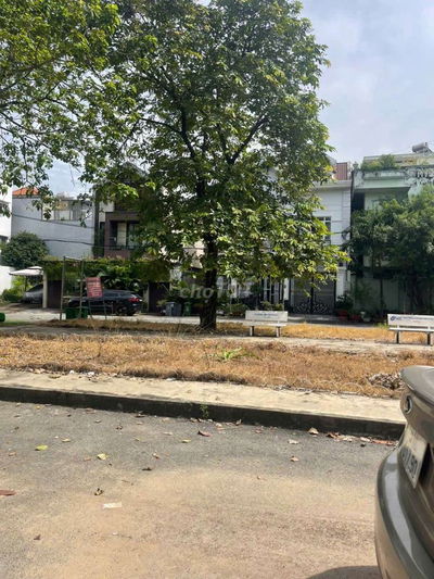 Bán lô đất đẹp đối diện công viên đường số 16, KDC, P. HBC, dt10x15m