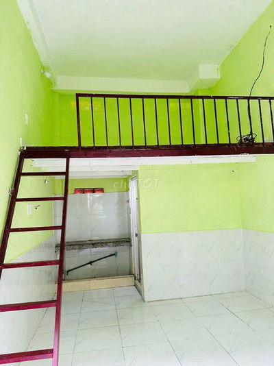 Phòng trọ ở ghép chợ Hiệp Thành có gác, giờ giấc tự do