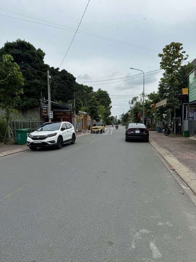 Cho thuê mặt bằng kinh doanh gần vòng xoay Hiệp Thành 3