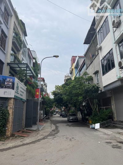 Cần bán gấp - hạ chào thêm 2,5 tỷ - view trường học - Văn Quán - Hà Đông