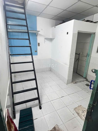 Chính chủ cho thuê nhà nhỏ Nguyễn Cư Trinh. 1 trệt 1 gác, DTSD 20m2
