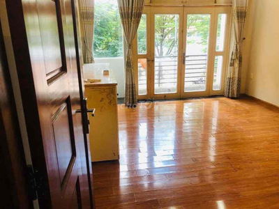 PHÒNG BAN CÔNG, RỘNG 28M CÓ MÁY LẠNH