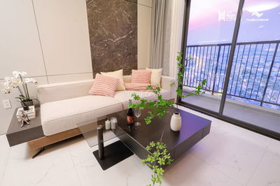 Thanh toán 300 triệu nhận ngay CĂn 2 PN  , view 480 độ nhìn về Q1 !