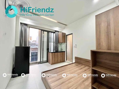 CHO THUÊ PHÒNG BAN CÔNG FULL NỘI THẤT GẦN CÔNG VIÊN LÀNG HOA