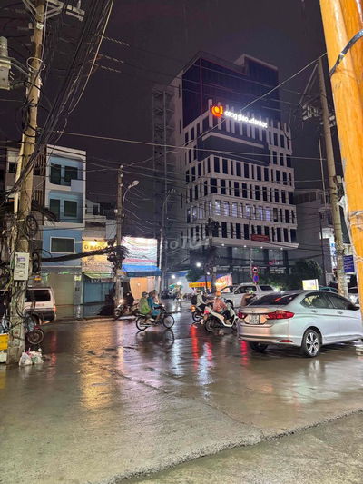 CHO THUÊ PHÒNG RẺ,RỘNG MẶT TIỀN CMT8