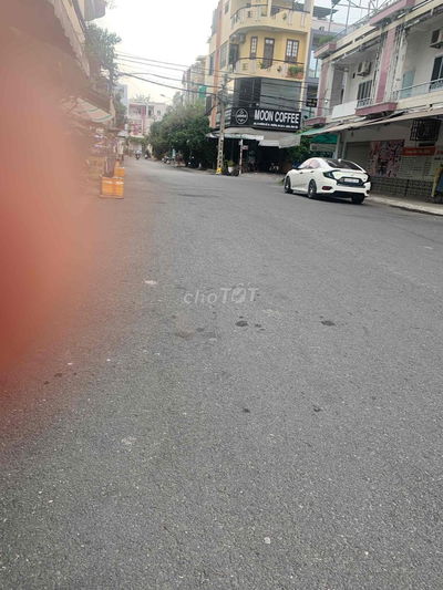 HIẾM-CĂN GÓC KG LỘ GIỚI YÊN TĨNH-DÂN TRÍ CAO