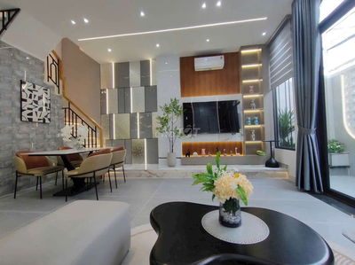 HOT. Nhỉnh 6 Tỷ, gần 50m2, ngang 5.2m, 4 Tầng ngay CV Làng Hoa,Full NT