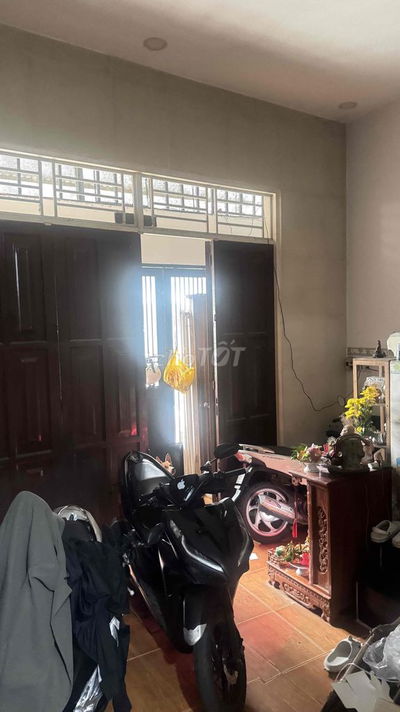 Nhà bán 60m2 có 3 phòng đường âu cơ giá 7 tỷ 200 thương lượng