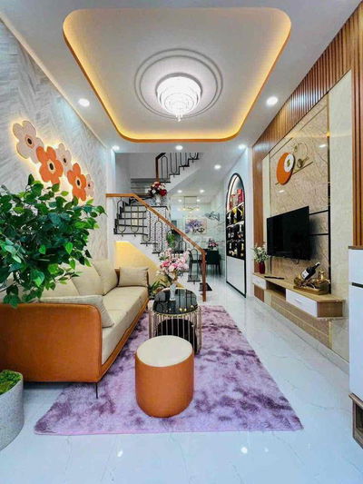 cần bán gấp căn nhà 1 trệt + 1 lầu ngay trung tâm