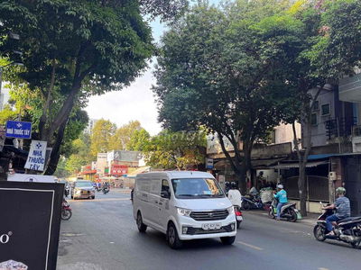 Cho thuê nhà 90 Phổ Quang, ngay khu văn phòng cao cấp, kê bên KS TSN