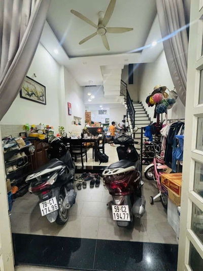 CHO THUÊ NHÀ HẺM XE HƠI ĐƯỜNG LŨY BÁN BÍCH, GẦN UBND TÂN PHÚ. 4PN, 3WC