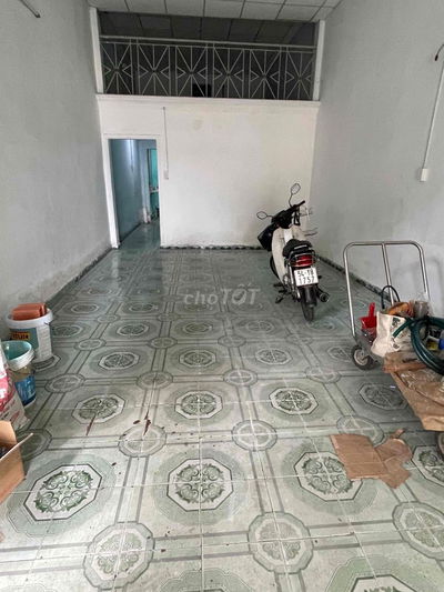 Cho thuê nhà 4 x25-1 phong -1 gac gần chợ đầu mối  xtt32