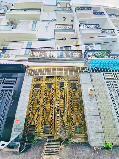 HÀNG HIẾM NHÀ 3 LẦU CÁCH PHẠM VĂN ĐỒNG 100M, NGAY CHỢ HIỆP BÌNH, TĐ