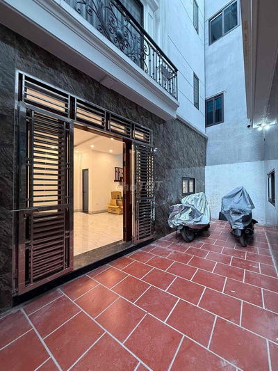 Nhà Đẹp 37m x 5 Tầng Phố Trạm, Ngõ Nông, Cách 10m Ra Ngõ Ô Tô Tránh, 2