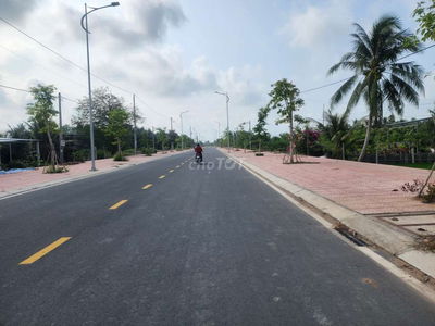 ĐẤT THỔ CƯ MẶT TIỀN ĐƯỜNG D1 THỊ TRẤN LONG HỒ