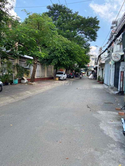 NHÀ TRUNG TÂM Q7 – LÂM VĂN BỀN – TIỆN XÂY MỚI – DÒNG TIỀN SẴN