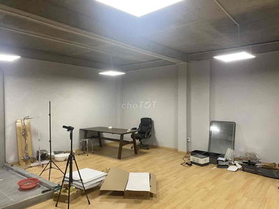 CHO THUÊ KHO RỘNG , NHÀ ĐÚC KIÊN CỐ , MÁI BÊ TÔNG NGAY ĐỖ XUÂN HỢP